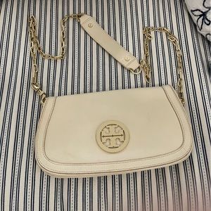Tory Burch Amanda crossbody clutch ivory chain link pebbled leather bag.